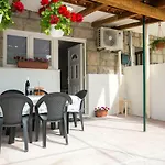 Cozy Coastal Apartment Gama